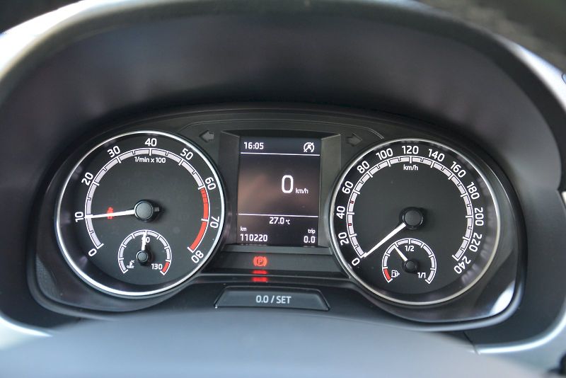 Škoda Fabia (2019) 1.0 TSI 81 kW Ambition PLUS - fotka 8 z 20