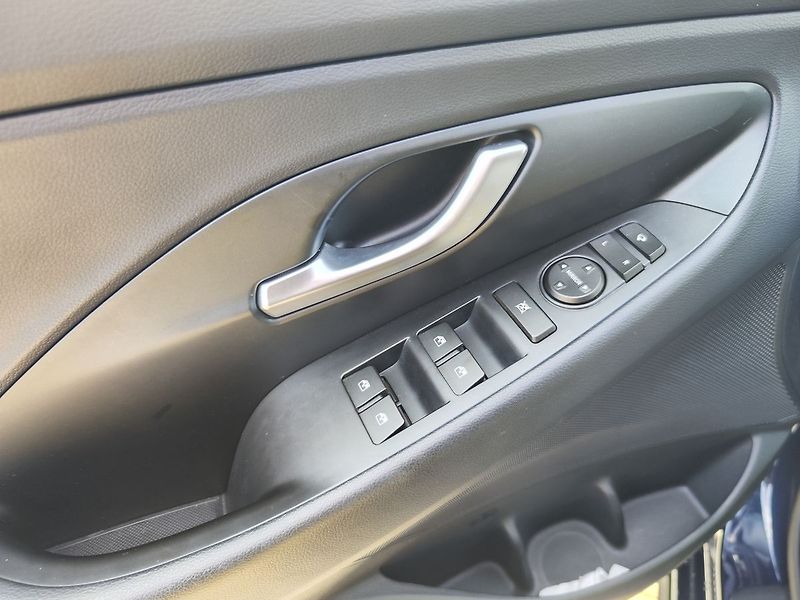 Hyundai i30 1.5 T-GDI/103kW N-Line DCT - fotka 31 z 33