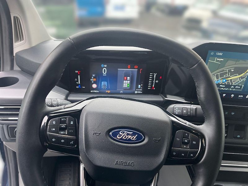 Ford Tourneo Custom (2024) Titanium L2 AWD, 2.0 EcoBlue - fotka 8 z 13