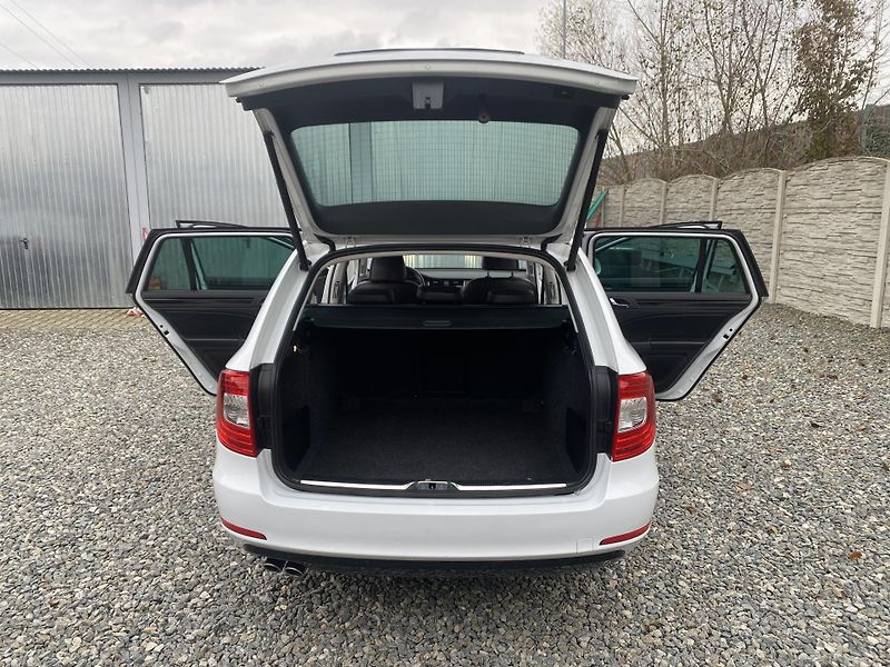 Škoda Superb 2.0TDi 4x4 170PS DSG L+K COMBI - fotka 133 z 158