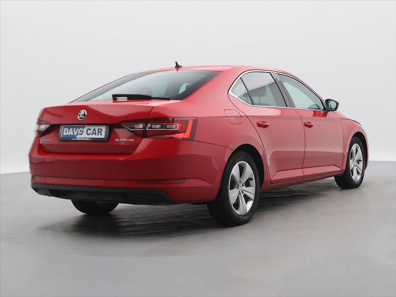 Škoda Superb 2,0 TDI 140kW CZ Style Kůže - fotka 7 z 32