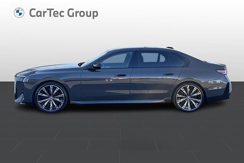 BMW Řada 7 740 xDrive Sedan - fotka 8 z 15
