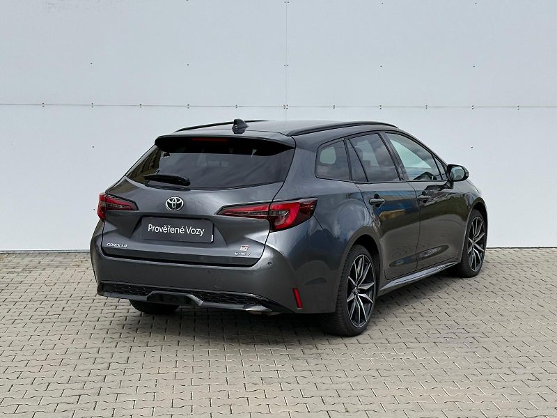 Toyota Corolla 1.8 HSD e-CVT GR Sport - fotka 2 z 28