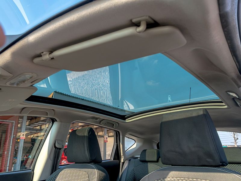 Nissan Qashqai (2008) 1.6i 16V 84KW PANO – 2x ALU - fotka 14 z 45