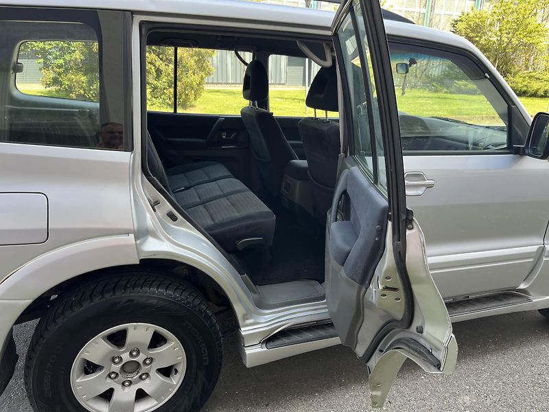 Mitsubishi Pajero 3.2 DID bez koroze - fotka 19 z 33
