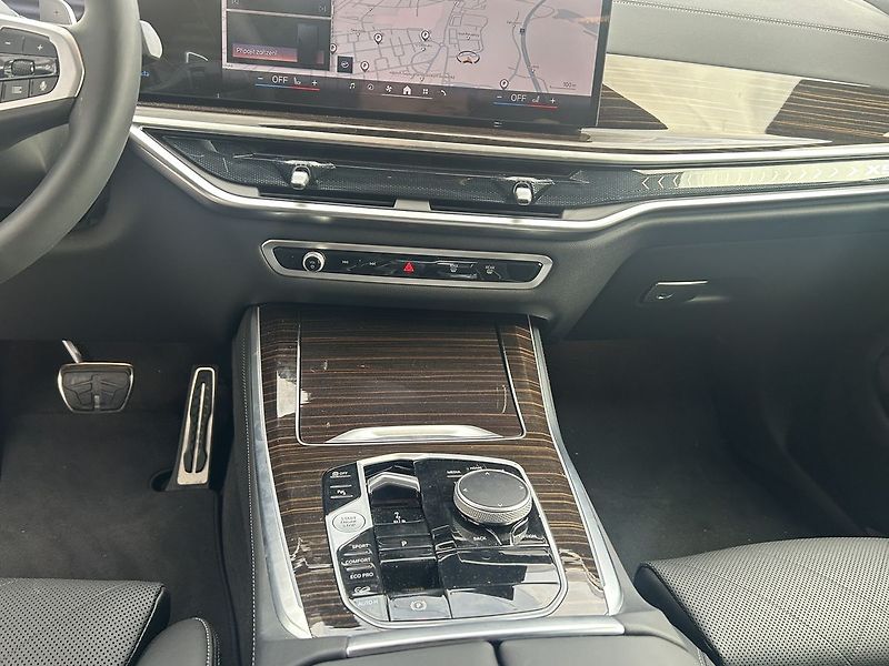 BMW X5 xDrive40d M Sport Pro - fotka 19 z 33