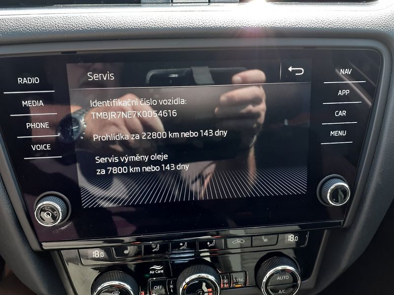 Škoda Octavia (2018) KOMBI 1.5 TSi DSG - fotka 15 z 41