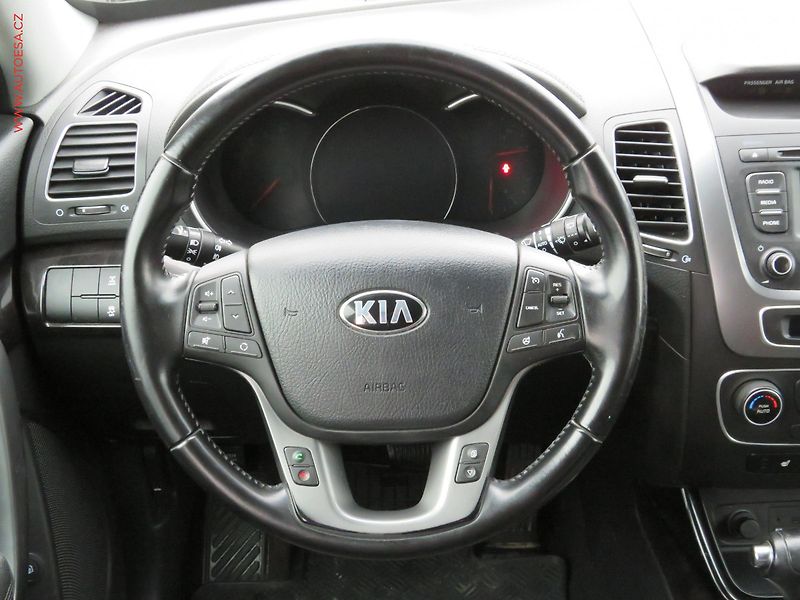 Kia Sorento (2015) 2.2CRDi, 2.maj,ČR, AT - fotka 15 z 29