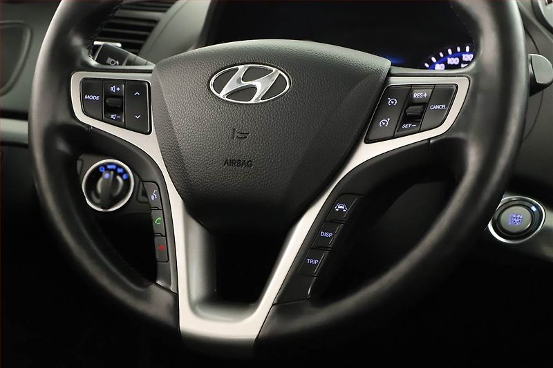 Hyundai i40 (2013) 2.0 GDI, Automat, Navi, Xenony - fotka 16 z 20