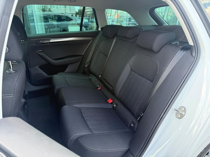 Škoda Superb Style 2.0 TDI 147kw DSG 4x4 Co - fotka 20 z 24