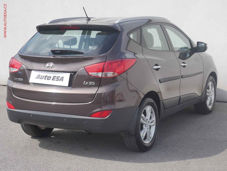Hyundai ix35 (2013) 1.6 GDI, ČR, AC, výhřev sed. - fotka 4 z 15