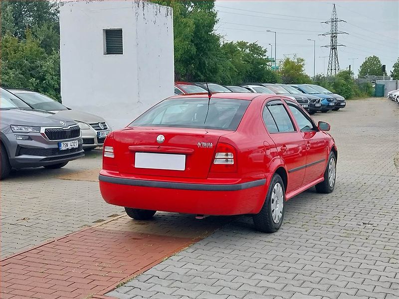 Škoda Octavia (2009) 1.9 TDI , Serv.kniha, nová STK - fotka 5 z 12