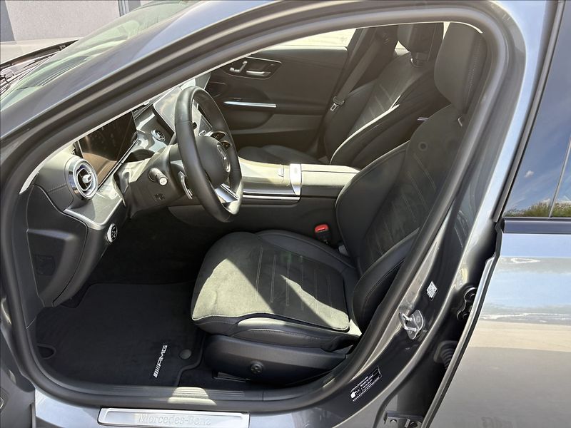 Mercedes-Benz Třídy C 2,0 220d 147 KW AMG 4 MATIC CZ - fotka 19 z 32