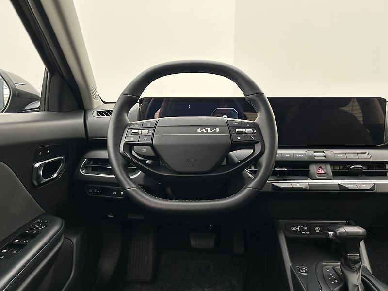 Kia K4 1.6 T-GDi EXCLUSIVE 110 KW (20 - fotka 5 z 31