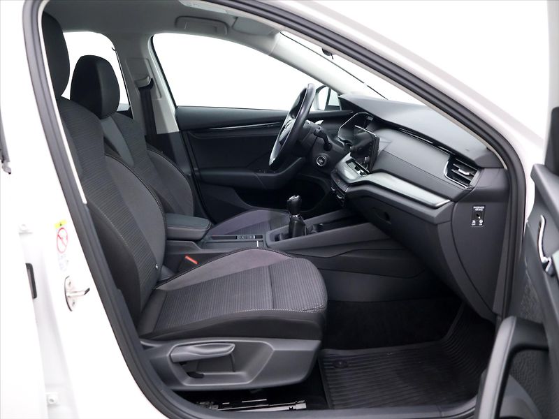 Škoda Octavia 2,0 TDI 110kW Ambition CZ DPh - fotka 11 z 27