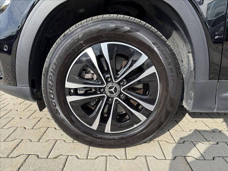 Mercedes-Benz GLB 2,0 200d 110kW 4Matic DCT - fotka 9 z 45