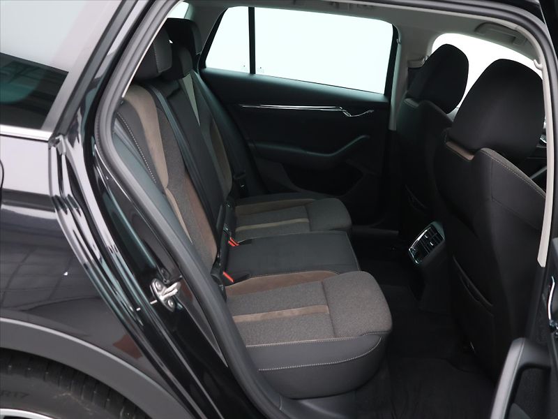 Škoda Octavia 2,0 TDI 147kW DSG 4x4 Scout DP - fotka 12 z 25