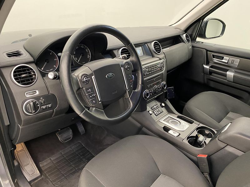 Land Rover Discovery 3.0 TDV6 S AWD AUT REZERVACE - fotka 4 z 41
