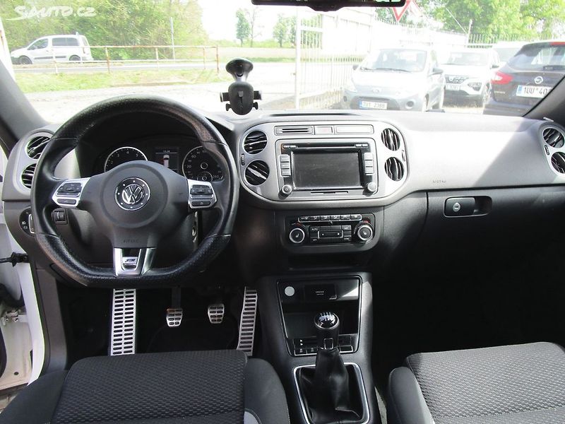 Volkswagen Tiguan 1,4TSI-90KW- NOVÉ ROZVODY - fotka 18 z 32