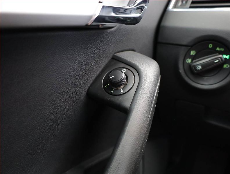 Škoda Octavia (2017) Style 1.6 TDI, Serv.kniha - fotka 17 z 19