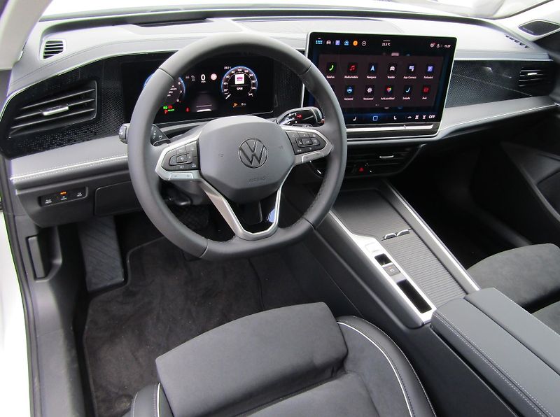 Volkswagen Passat 1,5 eTSI 11KW DSG NEZ.TOPENÍ - fotka 5 z 30
