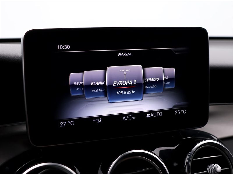 Mercedes-Benz GLC 2,0 250 4MATIC AMG LINE - fotka 22 z 27