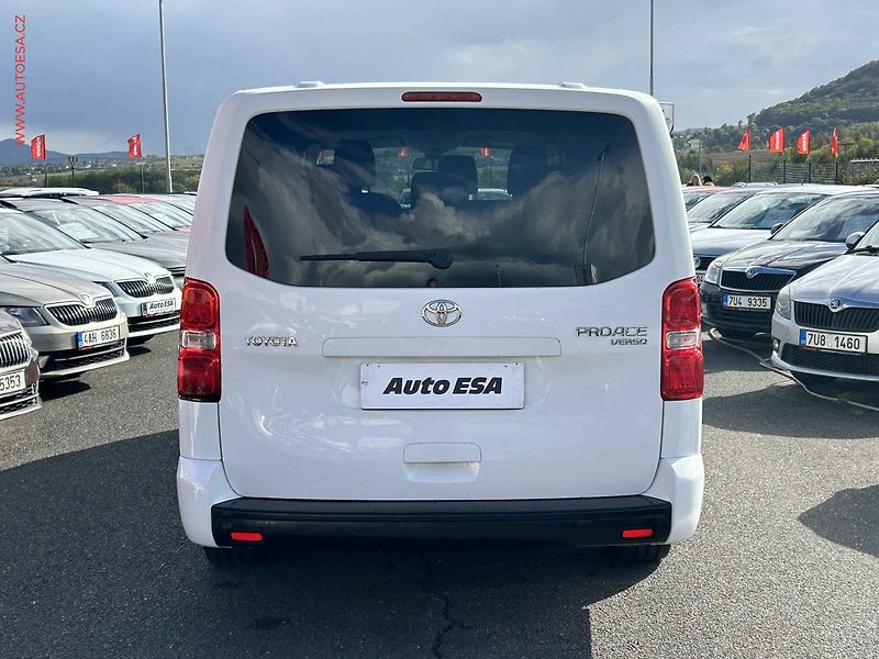 Toyota ProAce Verso (2019) 2.0D-4D L3 9míst, 110kW, AC - fotka 5 z 17