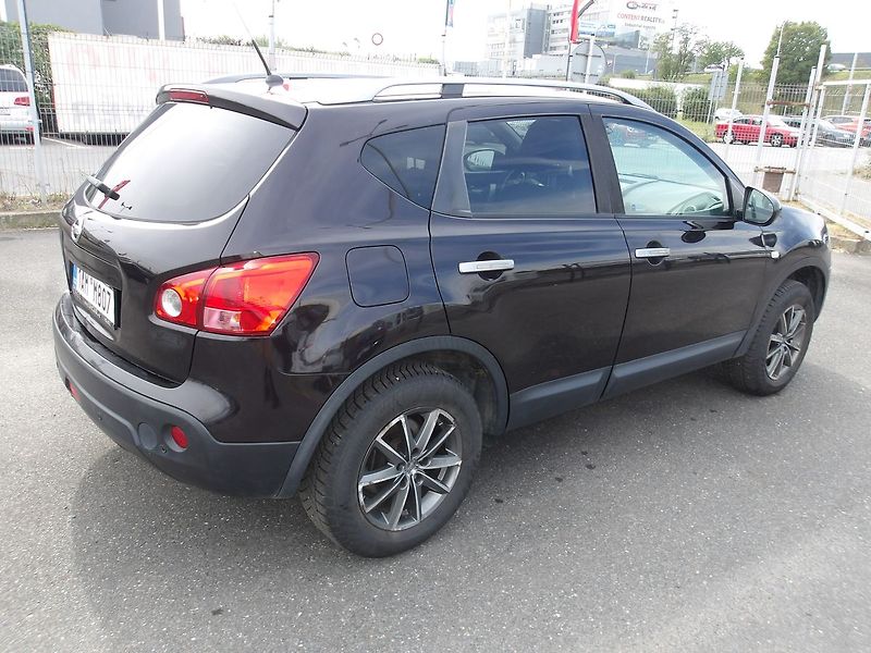 Nissan Qashqai (2009) 2,0i 104kW AUTOMAT !! - fotka 4 z 25