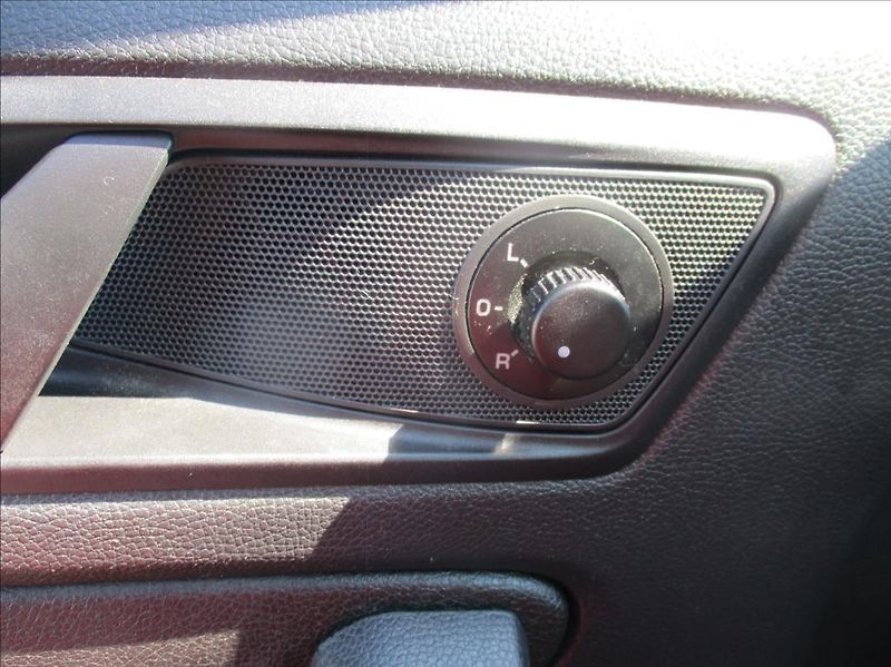 Škoda Yeti 1,2 TSI, klima, serv. kniha, - fotka 19 z 33
