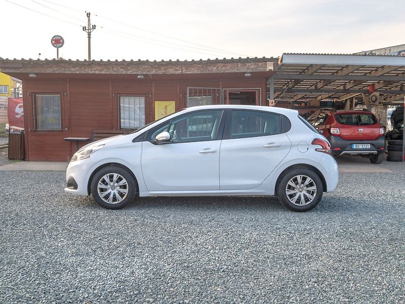 Peugeot 208 (2017) ČR 1.6HDI 55KW – SERVISKA - fotka 8 z 43