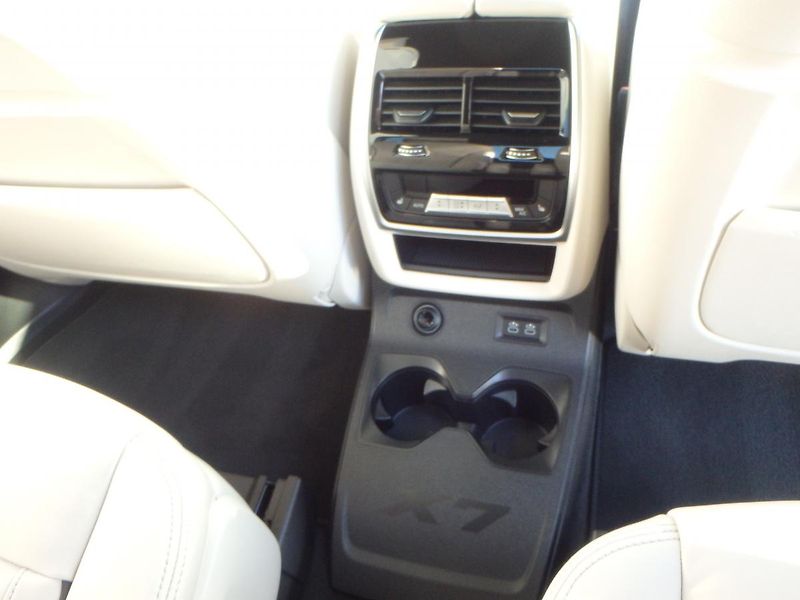 BMW X7 (2022) 4.0 d, INDIVIDUAL - fotka 24 z 26
