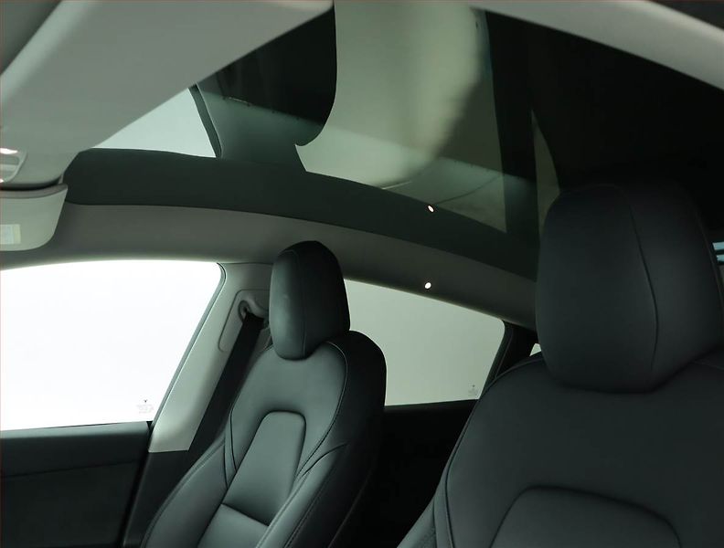 Tesla Model Y (2022) Long Range AWD 79kWh, SoH 91% - fotka 20 z 31
