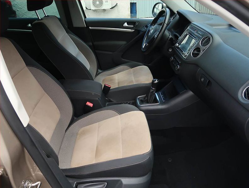 Volkswagen Tiguan (2012) 2.0 TDI, 4X4, Xenony - fotka 9 z 19