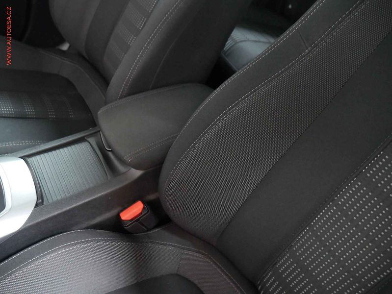 Peugeot 308 (2016) 2.0 HDi, Navigace - fotka 24 z 25