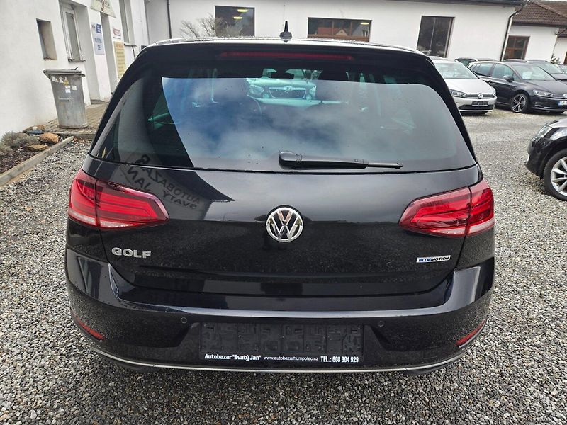 Volkswagen Golf (2019) 1.5 TSI BLUEMOTION,TOP,NAVI - fotka 5 z 28