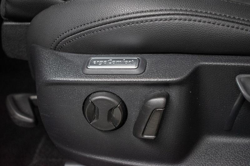 Volkswagen Passat 2.0 TDI 110*DSG*KAMERY360*ACC* - fotka 17 z 43