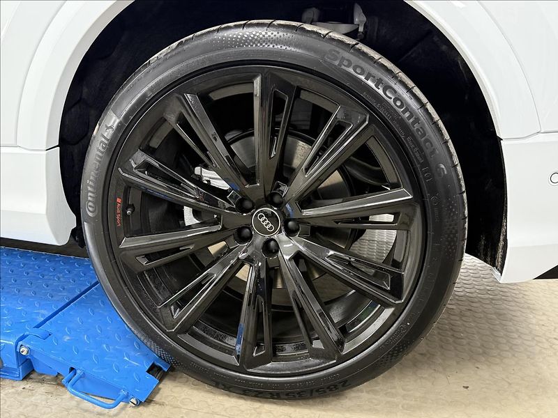 Audi Q8 3,0 50 TDI tiptronic quattro S - fotka 39 z 42