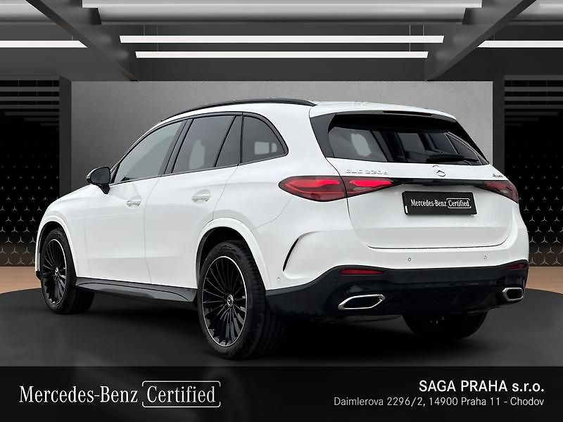 Mercedes-Benz GLC SUV 220d 4MATIC AMG Line Night - fotka 7 z 22
