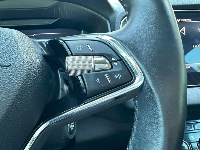 Škoda Karoq (2021) 2.0 TDI 85 kW Ambition DSG - fotka 12 z 26