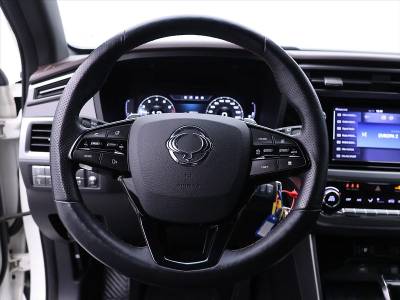 SsangYong Korando 1,5 Turbo e-XGI 120kW Aut. - fotka 19 z 39