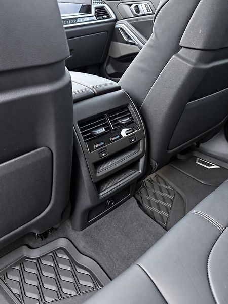 BMW X6 (2023) - fotka 16 z 19