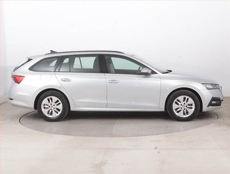Škoda Octavia (2023) Ambition 2.0 TDI - fotka 6 z 16