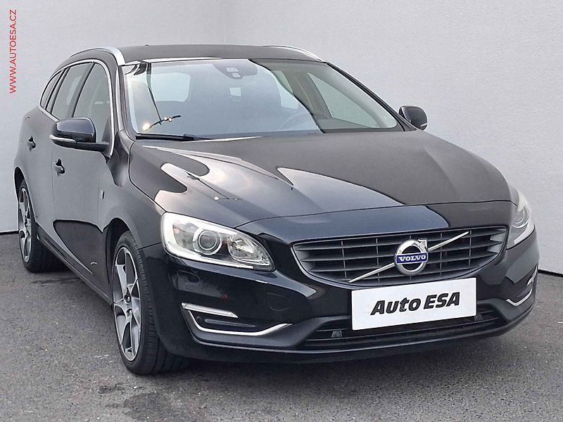 Volvo V60 (2016) 2.0 D4, Ocean Race, AT - fotografie inzerátu