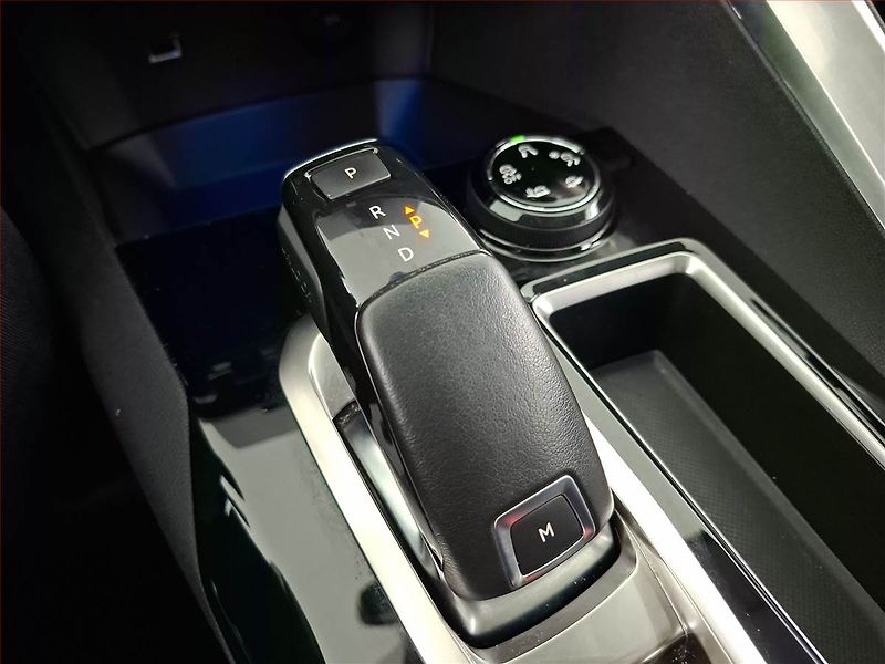 Peugeot 3008 (2019) Allure 1.6 PureTech, Automat - fotka 13 z 22