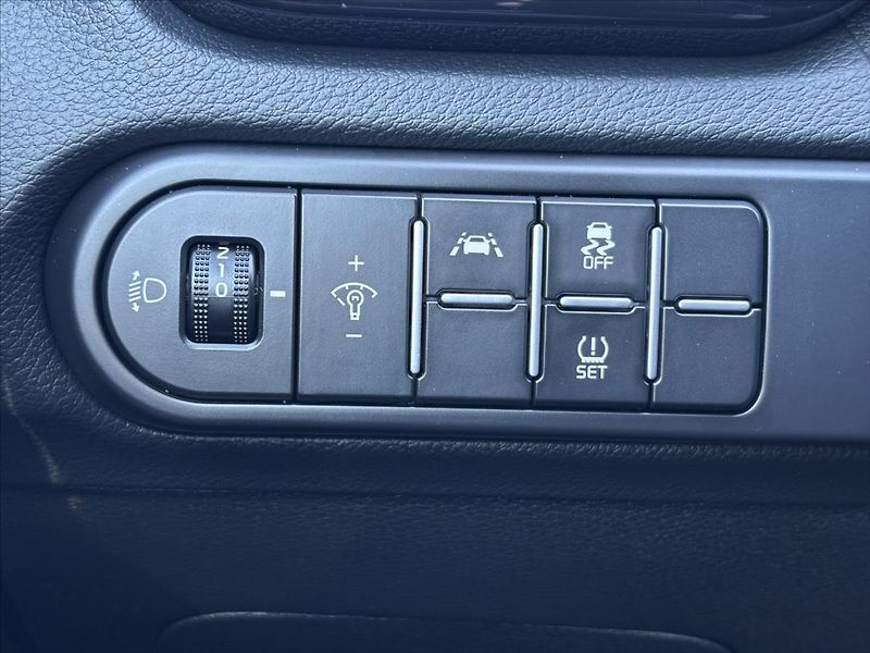 Kia XCeed 1,5 TGDi 118kW TOP ZÁRUKA KŮŽE - fotka 32 z 42