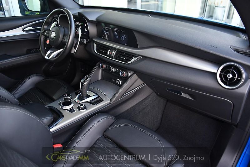 Alfa Romeo Stelvio 2.2 Diesel 16V 154kW VELOCE Q4 - fotka 15 z 53