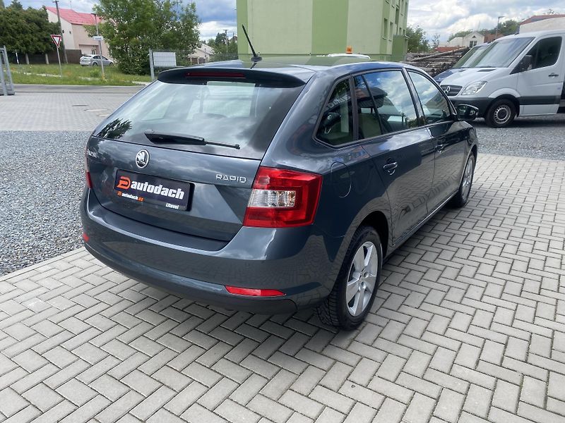 Škoda Rapid 1.2 TSI 81kW -KLIMA -ALU - PDC - fotka 5 z 35