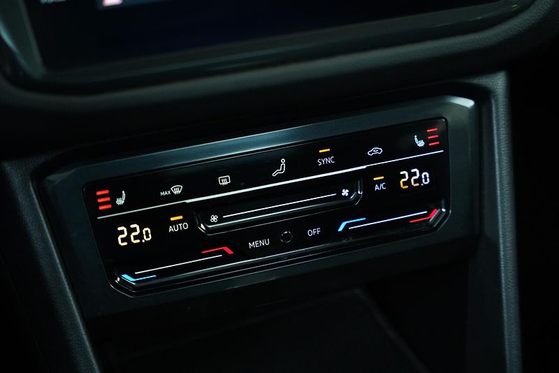 Volkswagen Tiguan - fotka 21 z 26