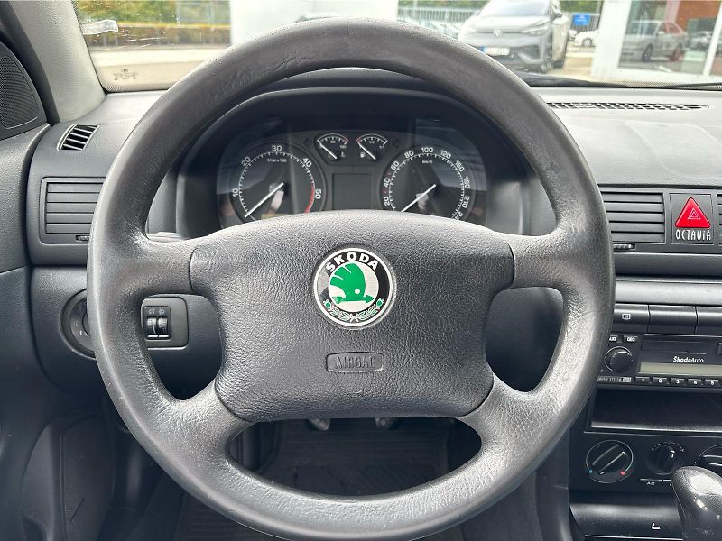 Škoda Octavia A 1,9 TDI 66 kW AMBIENTE - fotka 14 z 30