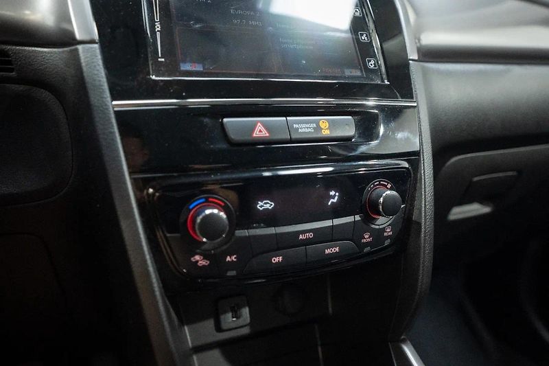Suzuki Vitara Hybrid 1.4 95 kW - fotka 14 z 34